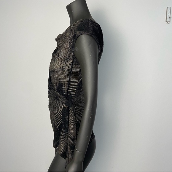 ⚪️ Frank Lyman / gold black design with faux twist tie cap sleeevs - Picture 3 of 10